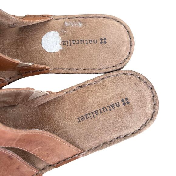 Y2K VTG. TAN LEATHER EMBELLISHED NATURALIZER SANDALS FLATS SZ. 8.5 LIKE NEW - Picture 5 of 8